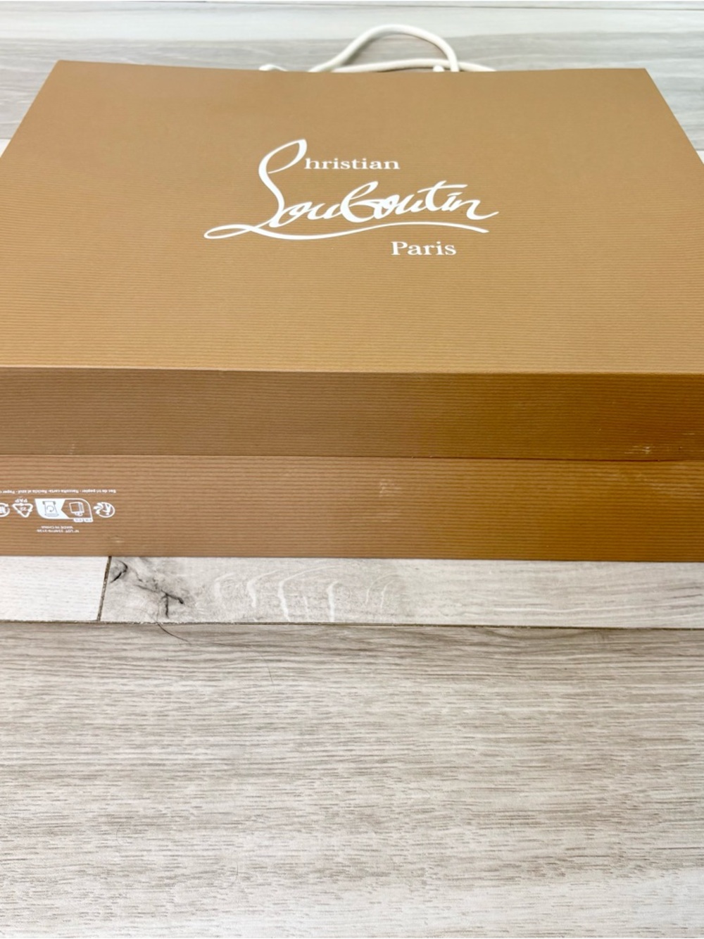 Christian Louboutin Tan Shopping Paper Bag with White Logo - Picture 4 of 6